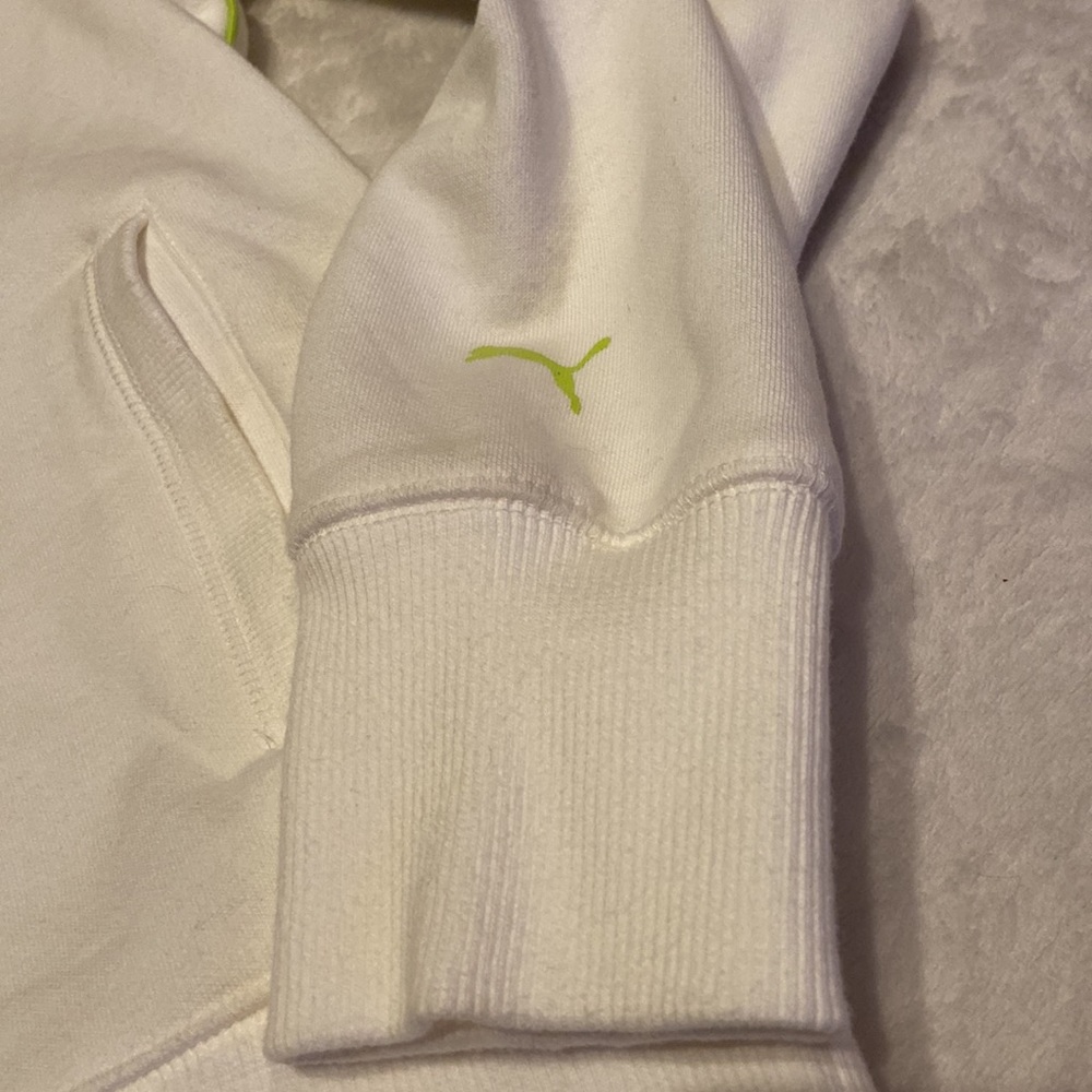 NWT Size M Women’s PUMA Hoodie - Picture 4 of 12